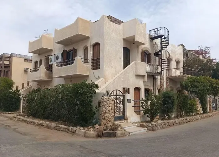 Apartment Home *